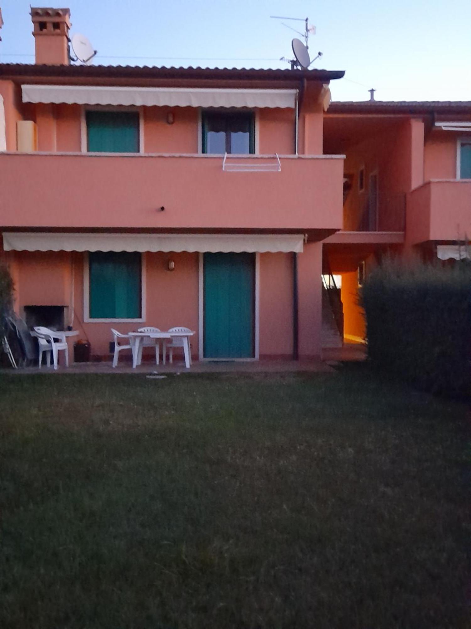 Mahatma Residence Lake View Λατζίζε Εξωτερικό φωτογραφία