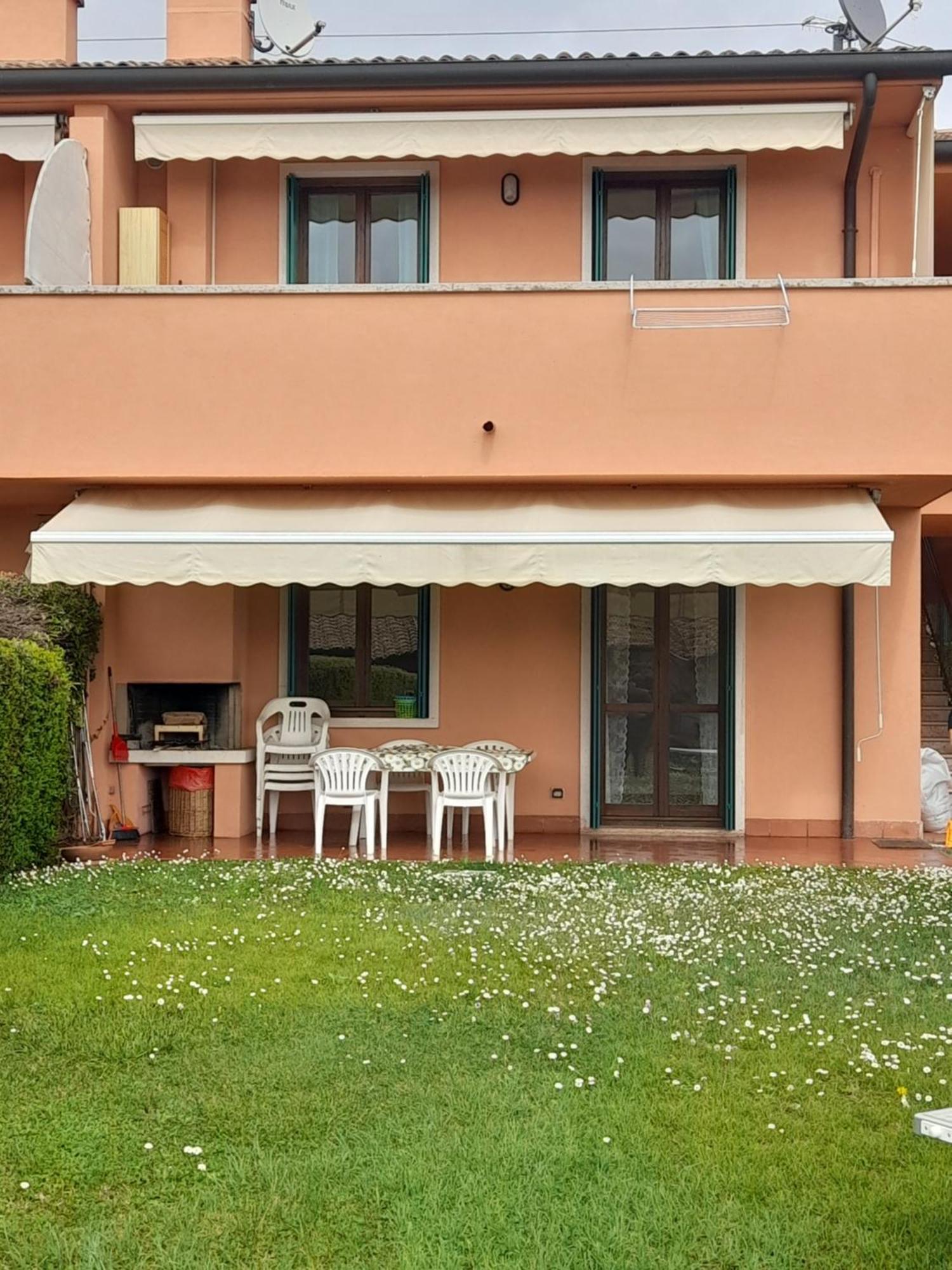 Mahatma Residence Lake View Λατζίζε Εξωτερικό φωτογραφία